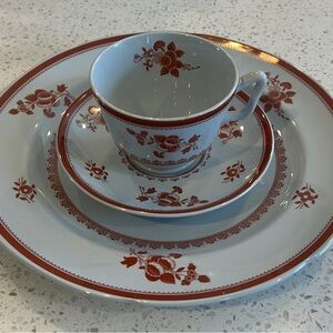 Elegant Red and White Floral Dinnerware Set